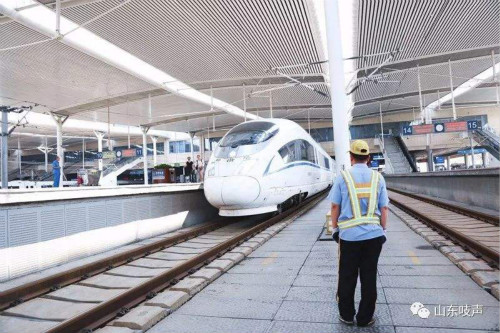 列车上水、吸污案例