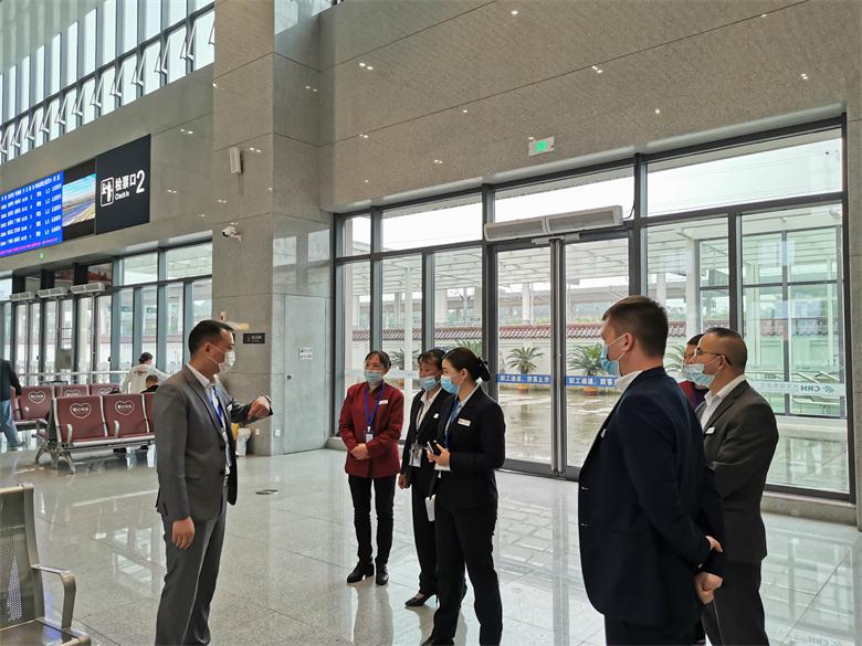 我司副总经理江先勇亲自带队突击检查现场工作