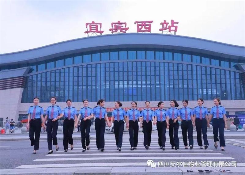 月是中秋分外明，我以明月寄祝福