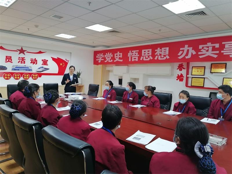 好的管理者只做2件事：向上管理，向下负责