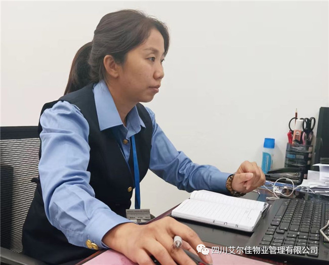 处事灵活有原则，对下体恤不乏严格 